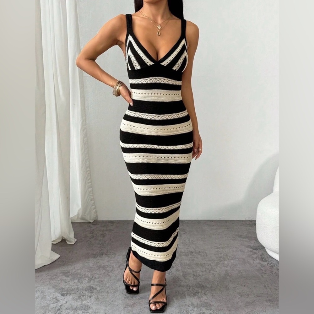 Bodycon Knit Crotchet Midi Dress Cream / Black Petite Medium.